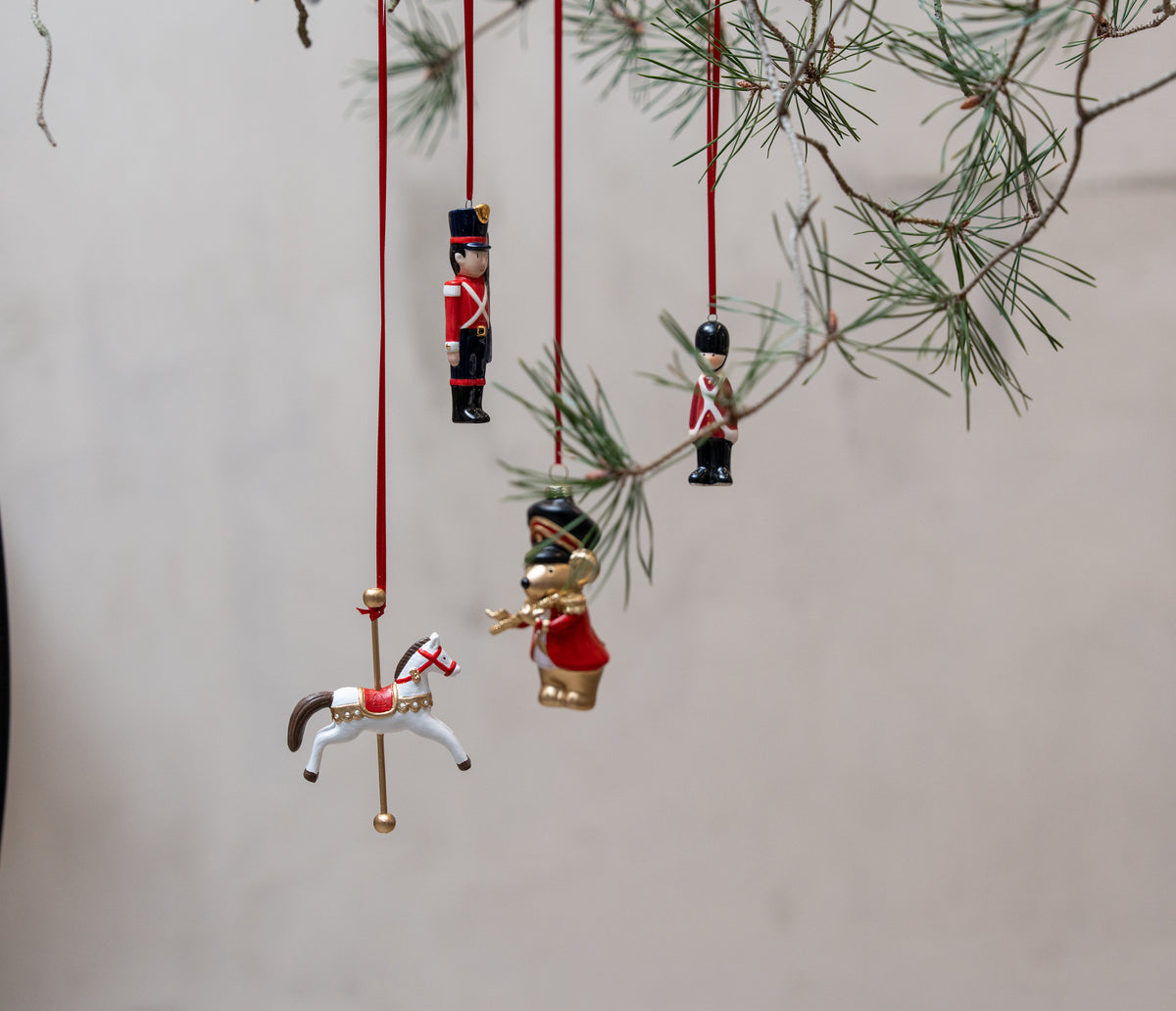 Juleophæng med karruselhest