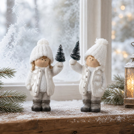 Vinterbarn med juletre
