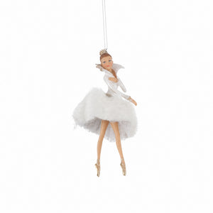 Ballerina med hvit tyllkjole