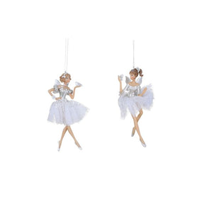 Ballerina med hvidt skørt