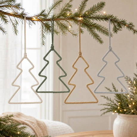Juletre med farget tvinnet snor