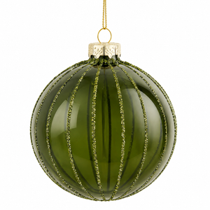 Rund julekugle i klart olivengrønt glas med glitterstriber fra Mica Decorations