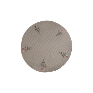 Juletreteppe quiltet med broderi, 120 cm i diameter fra Speedtsberg