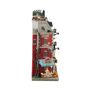 Monsters On Main Street facade til Halloween pynt fra Spooky Town set fra siden med café