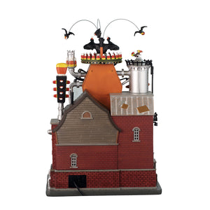 Bagsiden på The Count's Candy Corn Factory med lys til Halloween by fra Spooky Town Lemax