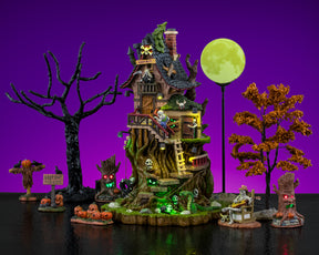 Miniature landskab til Halloween bygget med Petrified Forest Tree House startsæt