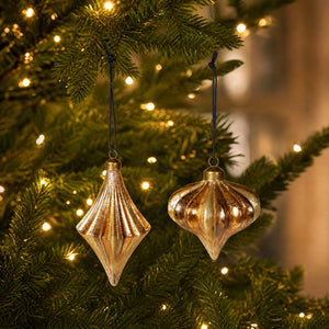 Gullfargede og brune julekuler